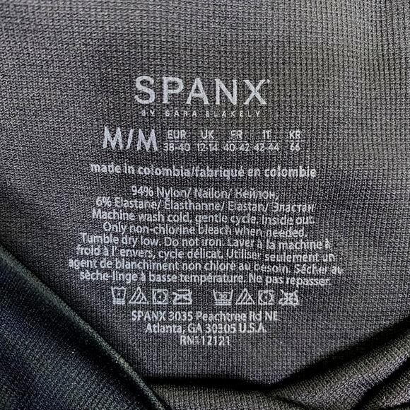 SPANX Look At Me Now Cropped Seamless Leggings Womens M Black Camo Compression - Picture 5 of 9